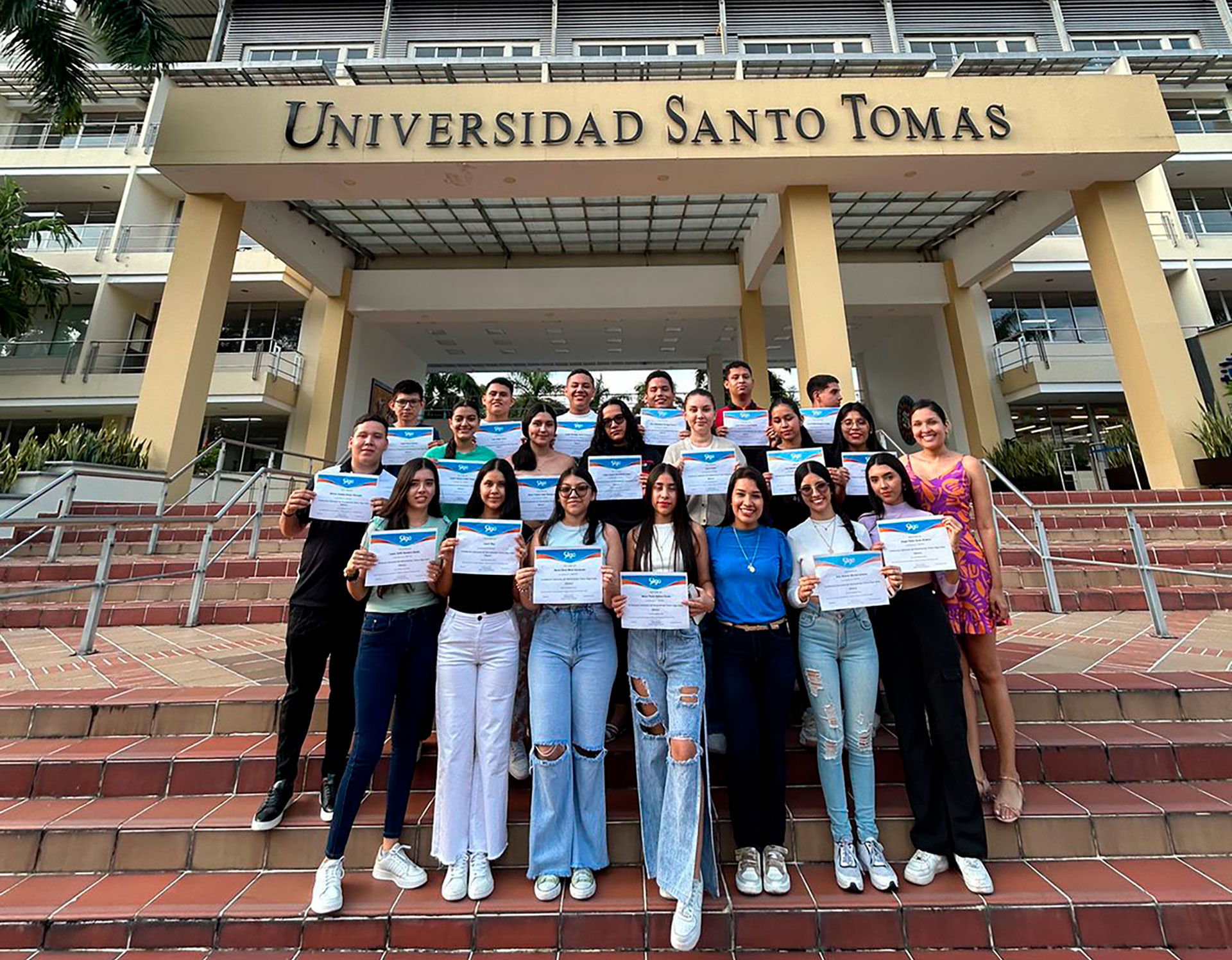 Estudiantes Santo Tomás